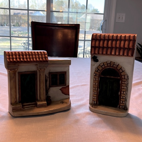 Ceramic hanging craft wall decor pieces showcases a charming cottage style. - Picture 6 of 7